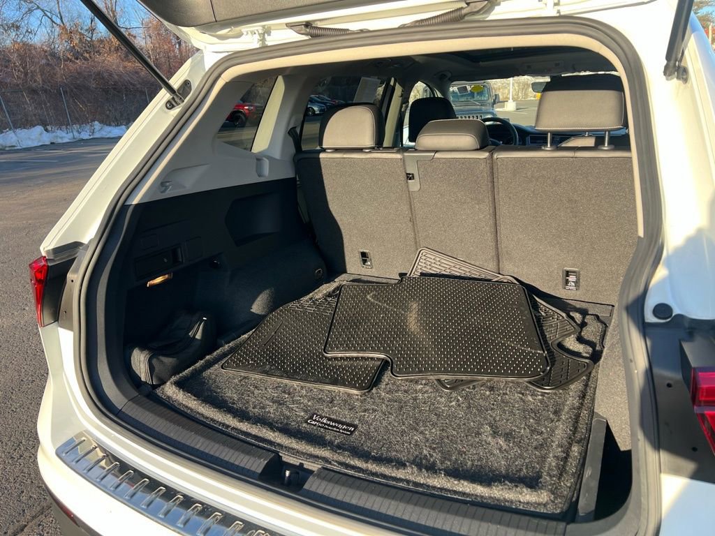 Used 2021 Volkswagen Tiguan SE w/ Panoramic Sunroof Package image 35