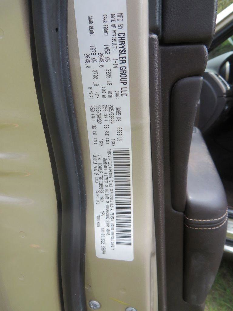 Used 2014 Jeep Grand Cherokee Summit AWD/4WD image 32