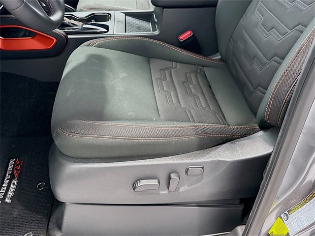 Used 2025 Nissan Frontier PRO-4X w/ Pro Convenience Package image 16