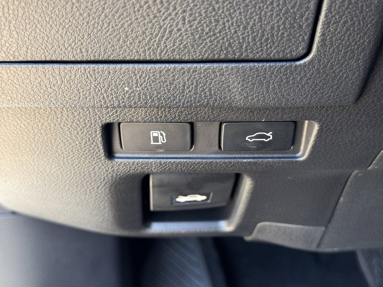 Used 2025 Lexus ES 300h F Sport w/ Accessory Package (Z2) image 25