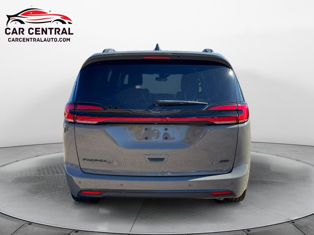 Used 2021 Chrysler Pacifica Touring-L w/ S Appearance Package image 4