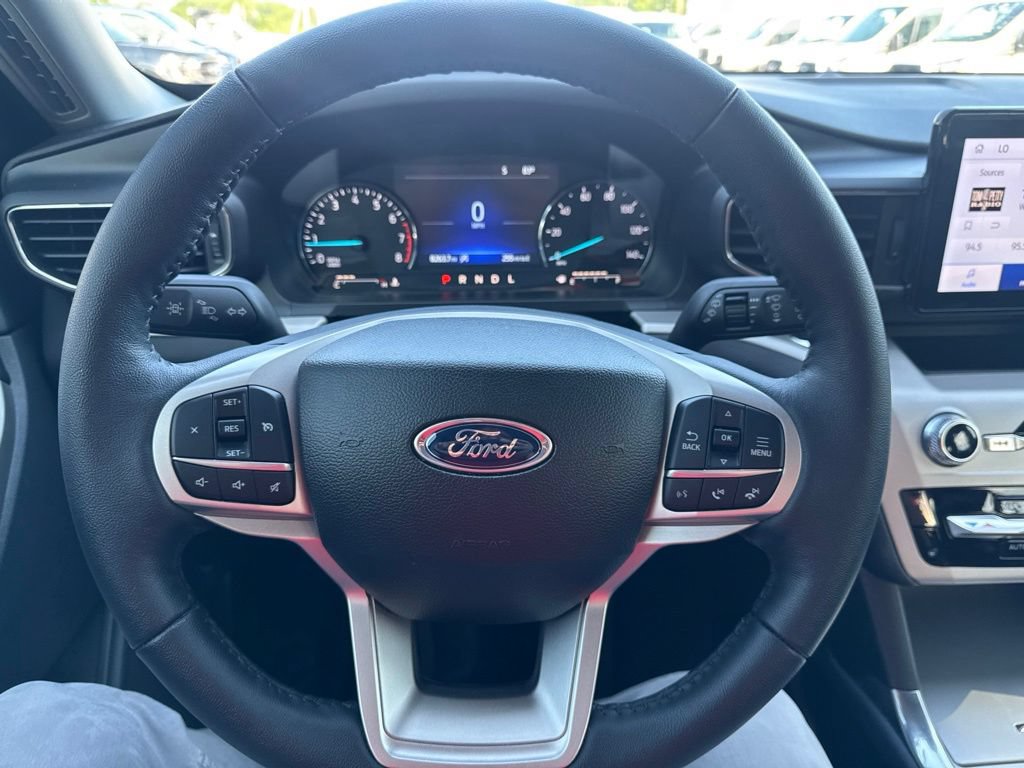 Used 2023 Ford Explorer XLT w/ Equipment Group 202A AWD/4WD image 15