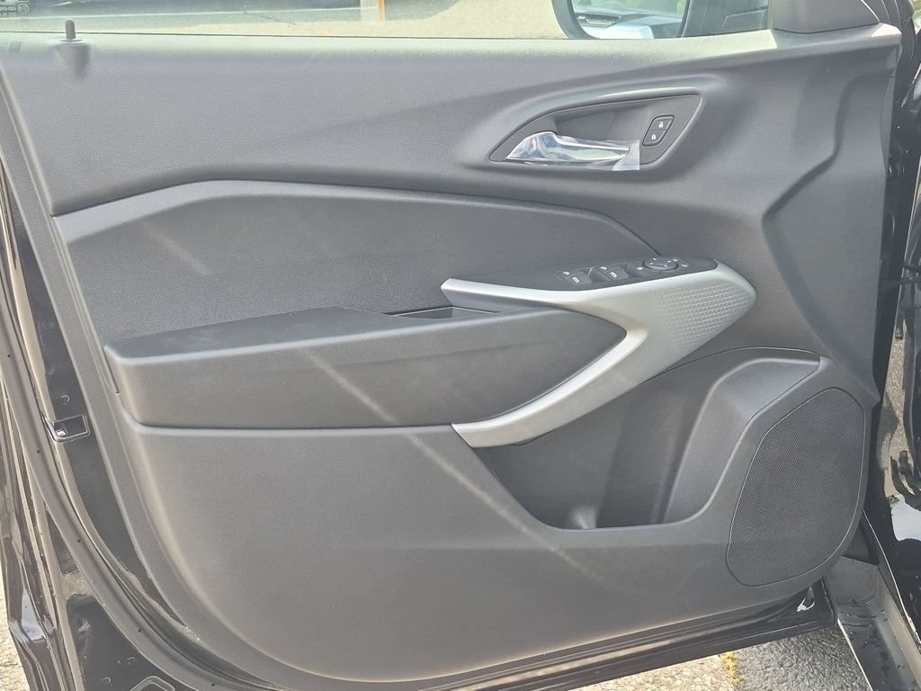 New 2026 Chevrolet Trax RS w/ Driver Confidence Package FWD image 9