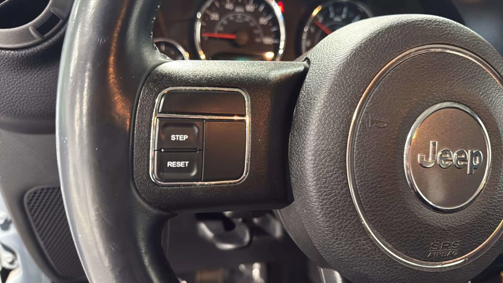 Used 2015 Jeep Wrangler Sport w/ Quick Order Package 23S AWD/4WD image 16