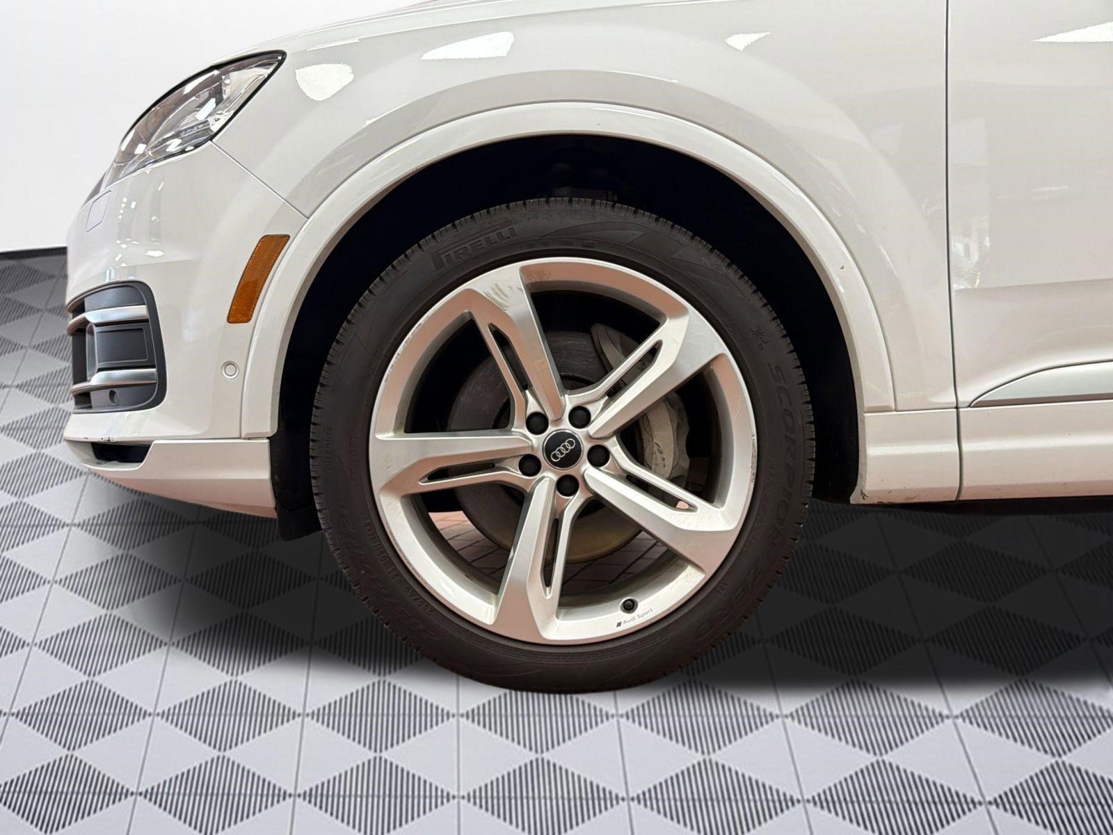 Used 2019 Audi Q7 3.0T Prestige image 12