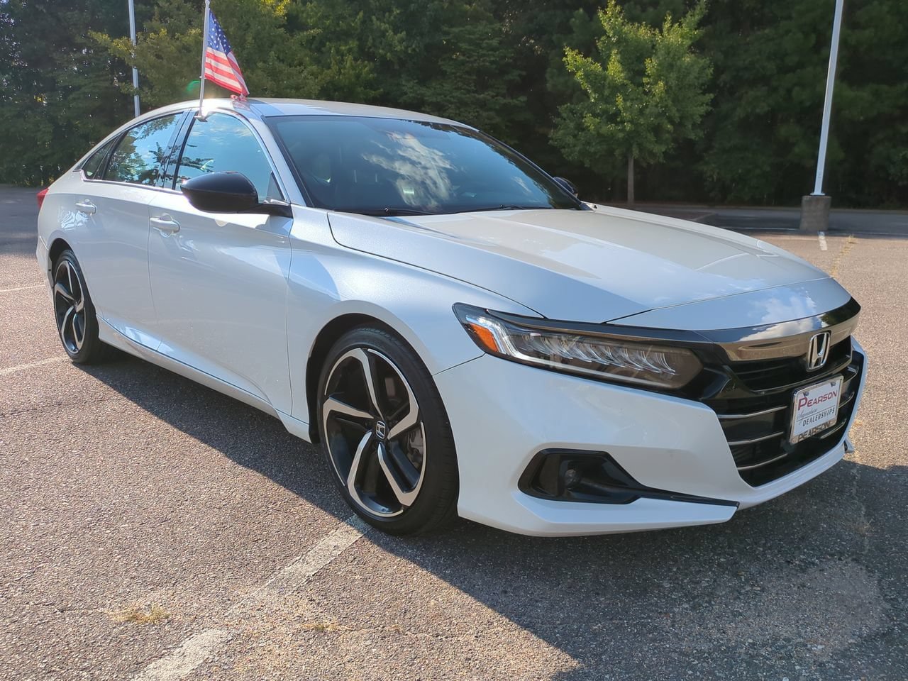 Used 2022 Honda Accord Sport image 2