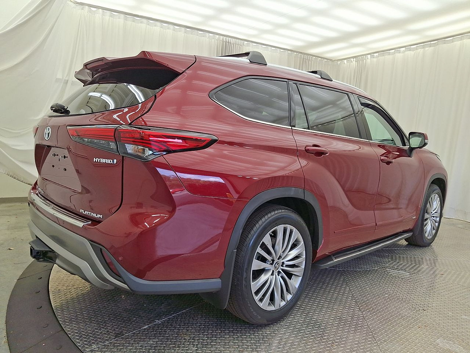 Used 2023 Toyota Highlander Platinum AWD/4WD image 25