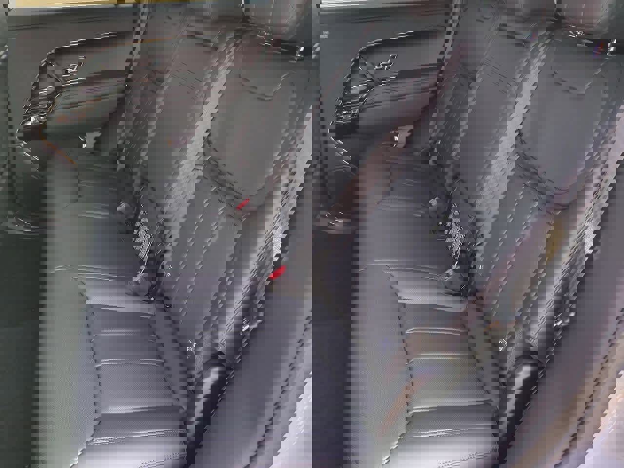 New 2025 Land Rover Range Rover Sport Dynamic SE image 18