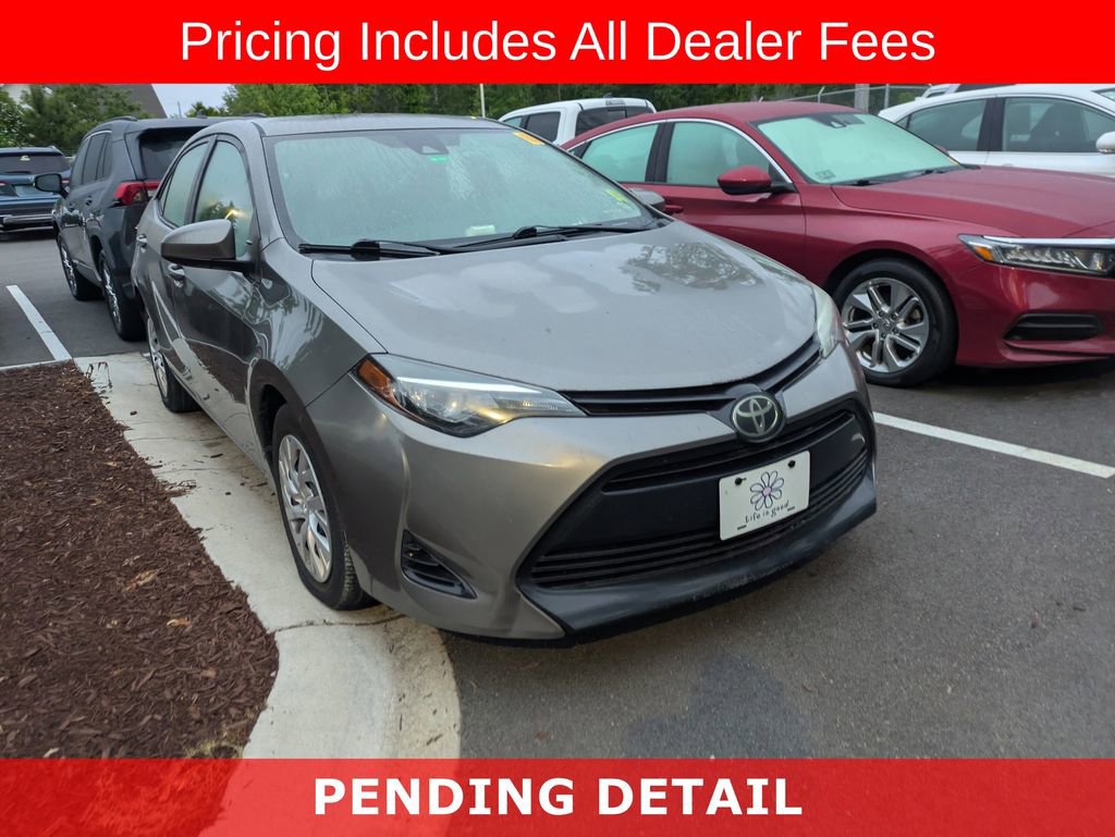 Used 2017 Toyota Corolla LE FWD image 1
