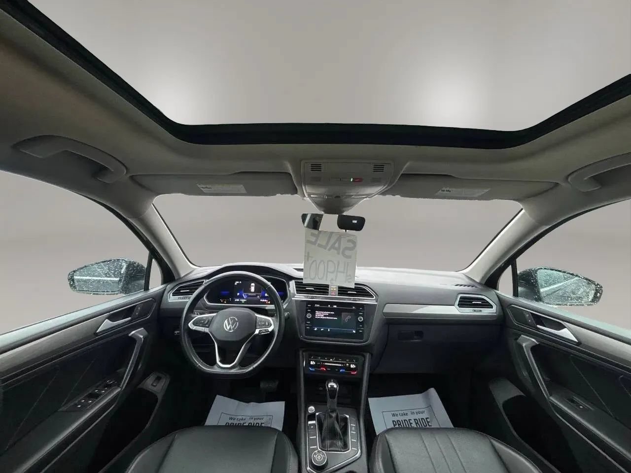 Used 2022 Volkswagen Tiguan SE w/ Panoramic Sunroof Package AWD/4WD image 13