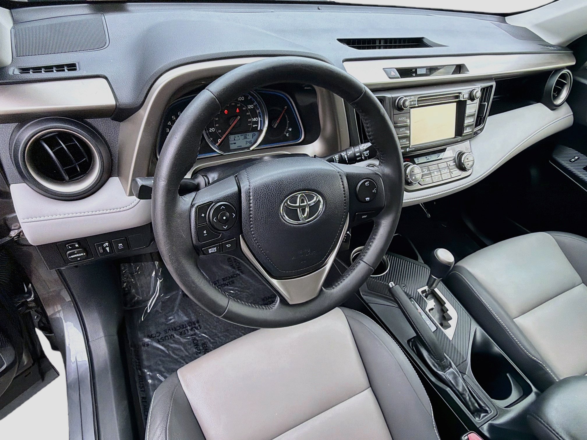 Used 2015 Toyota RAV4 Limited AWD/4WD image 25