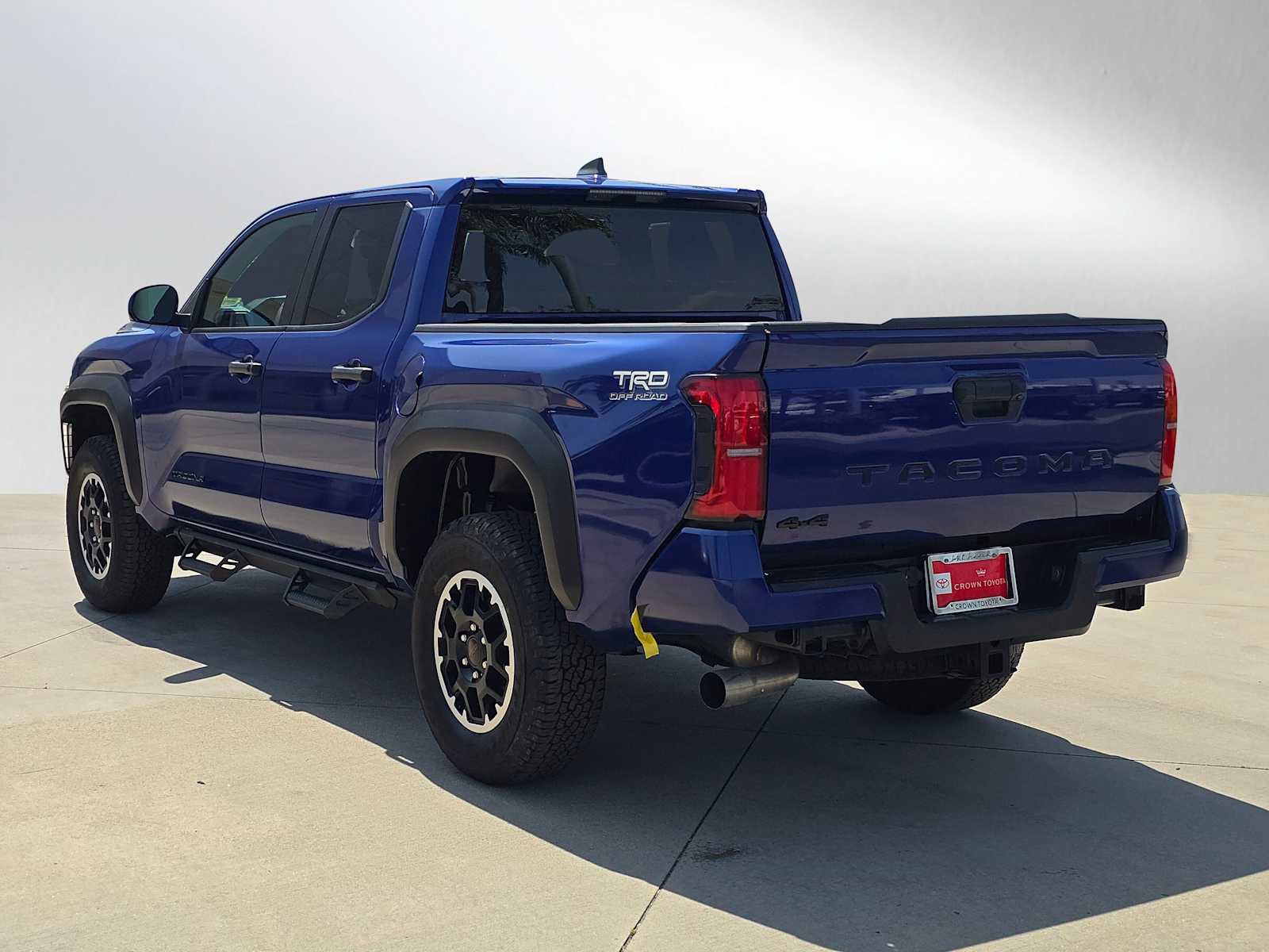 Certified 2025 Toyota Tacoma TRD Off-Road AWD/4WD image 5