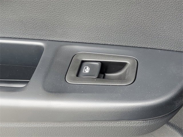 New 2025 Volkswagen Taos SE image 18