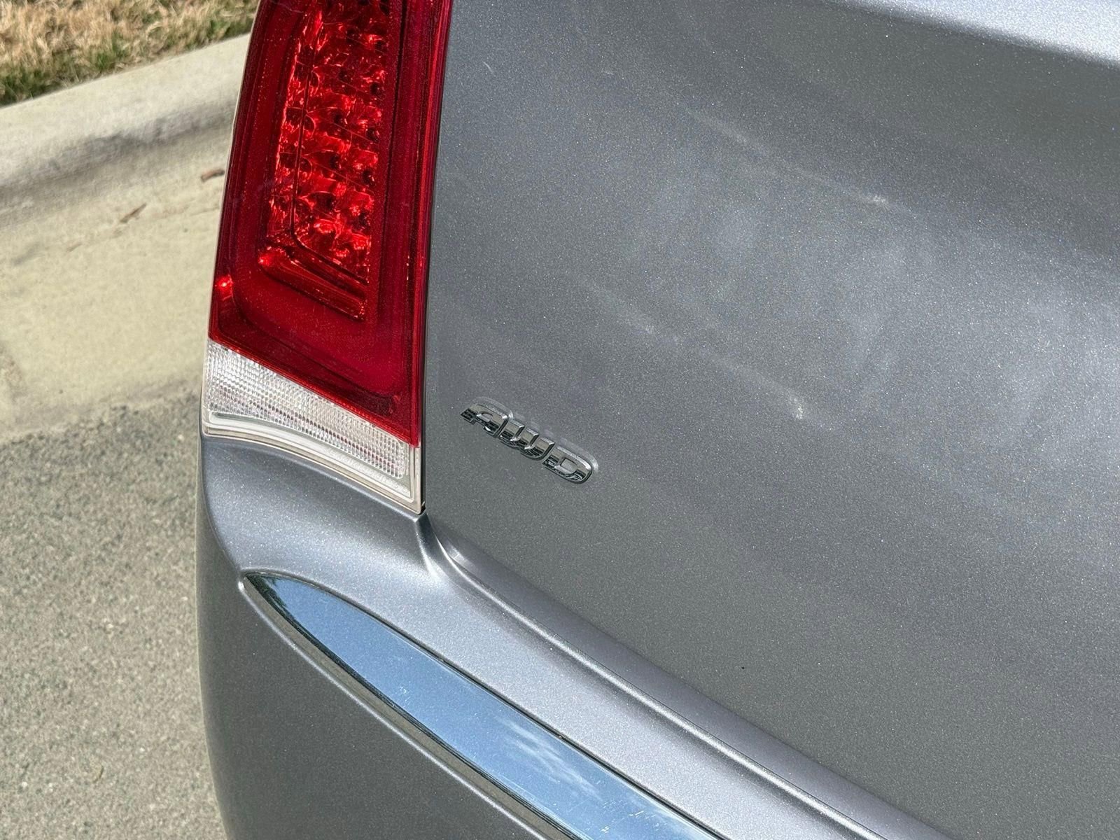 Used 2015 Chrysler 300 Limited w/ Driver Convenience Group image 11