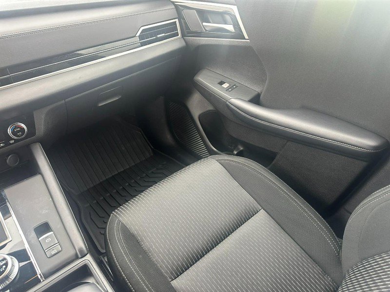 Used 2024 Mitsubishi Outlander ES image 16