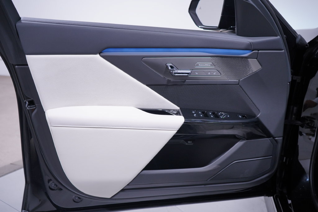 New 2027 BMW 740i w/ Executive Package RWD image 22