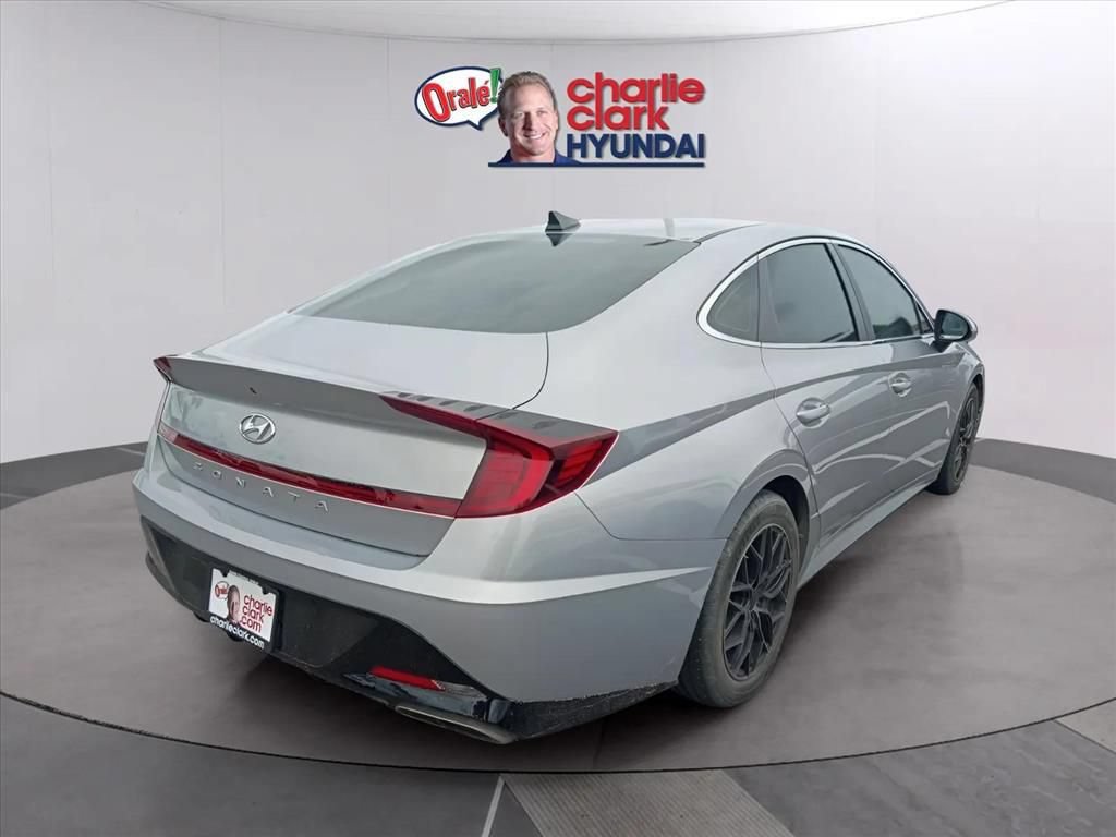 Used 2020 Hyundai Sonata SEL w/ Convenience Package FWD image 3