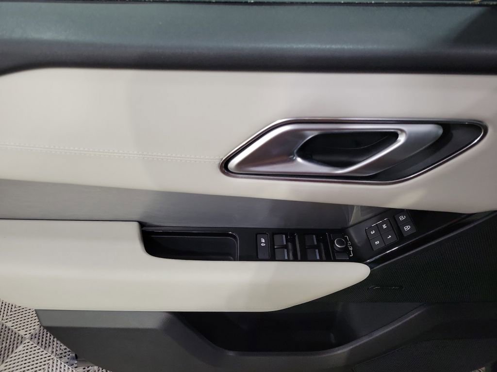 Used 2022 Land Rover Range Rover Velar R-Dynamic S AWD/4WD image 14