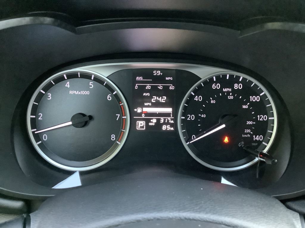 Used 2025 Nissan Versa S w/ Trunk Package image 29