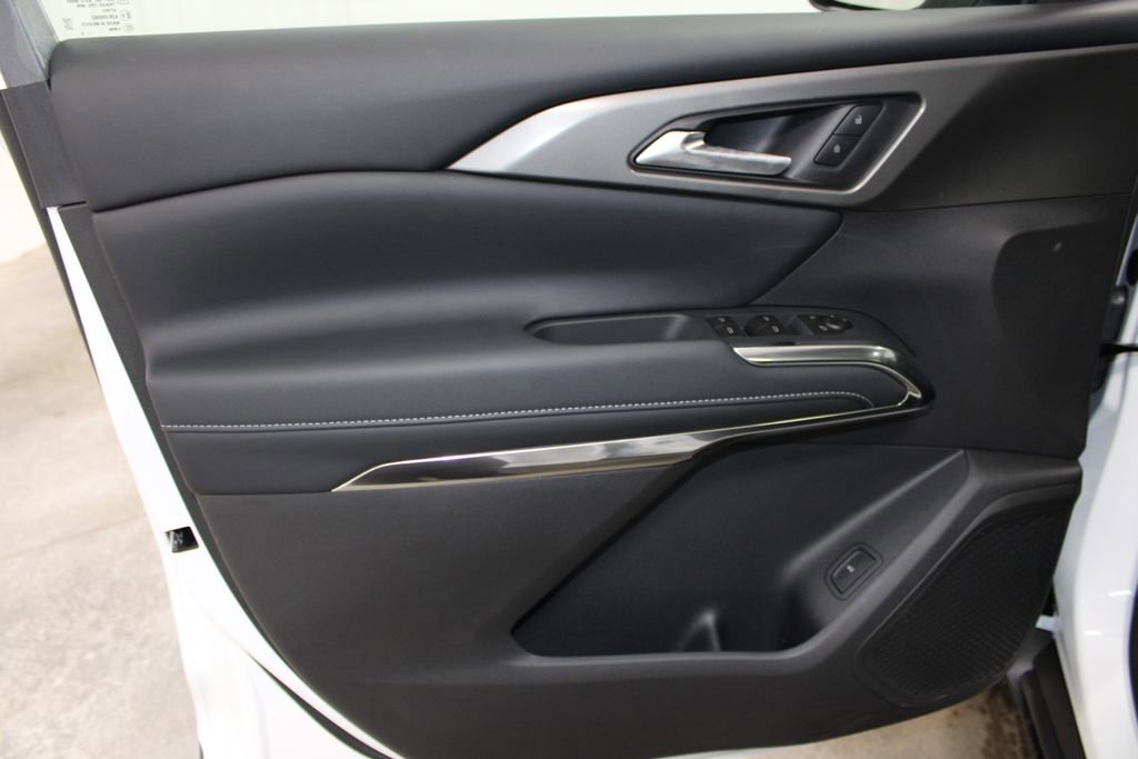 New 2026 Chevrolet Traverse LT w/ Sun and Wheel Package FWD image 19