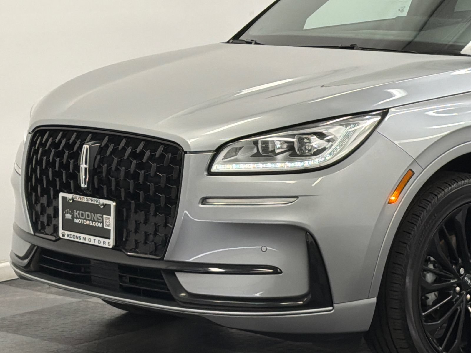 Certified 2023 Lincoln Corsair Reserve w/ Equipment Group 201A AWD/4WD image 2