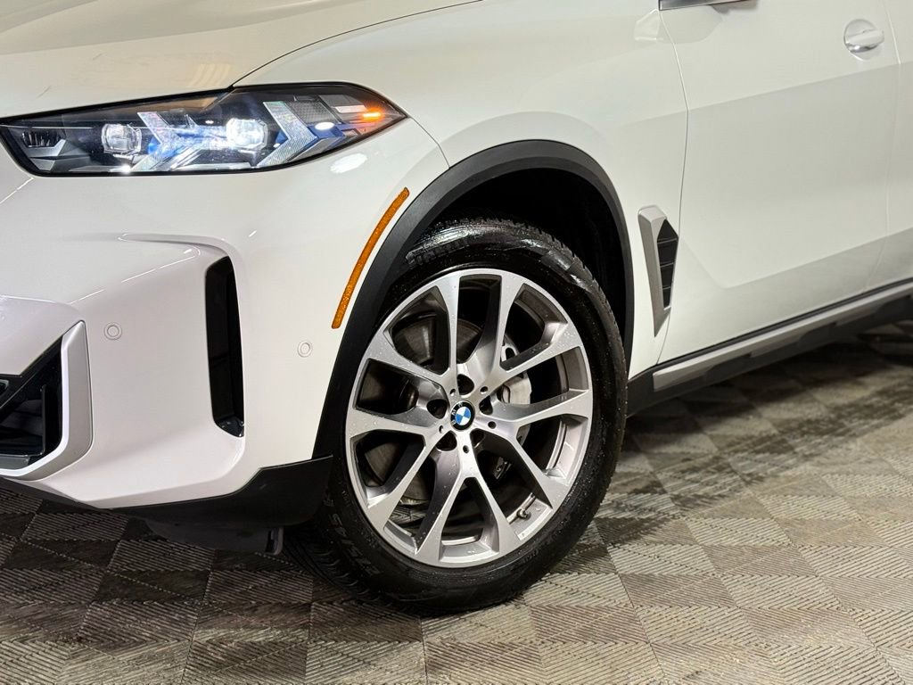 Used 2024 BMW X5 xDrive40i w/ Premium Package image 2