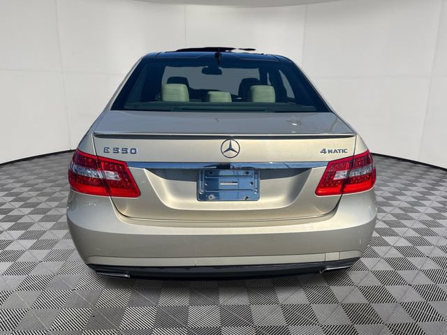 Used 2010 Mercedes-Benz E 550 4MATIC Sedan image 4