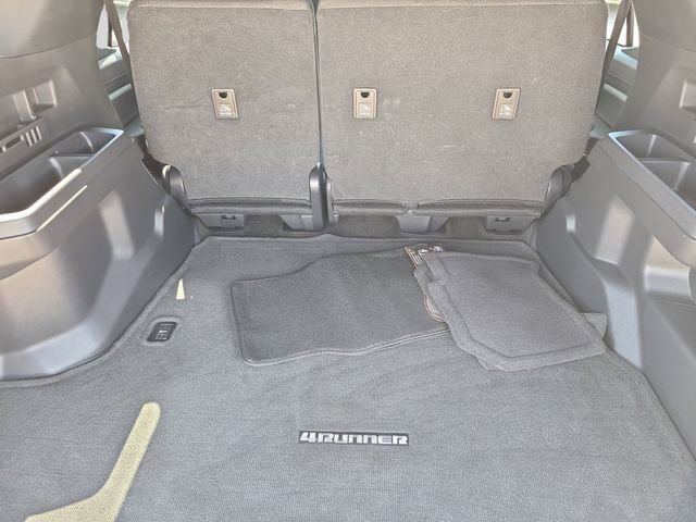 Used 2025 Toyota 4Runner SR5 AWD/4WD image 7