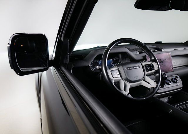 Used 2023 Land Rover Defender 90 S image 23