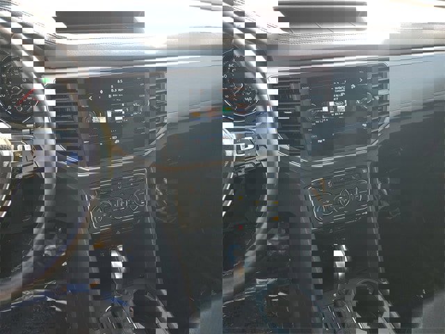 Used 2019 Volkswagen Atlas SE w/ Towing Package image 24