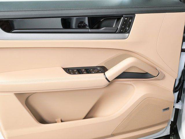 New 2026 Porsche Cayenne S AWD/4WD image 6