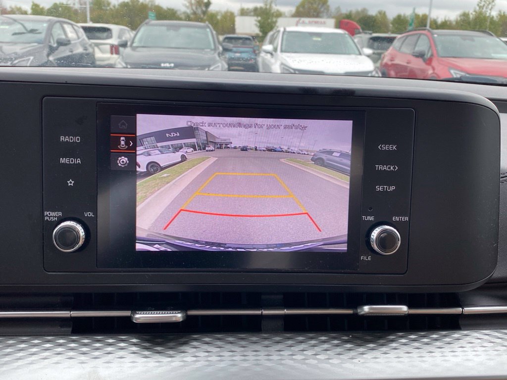 Certified 2024 Kia Carnival LX FWD image 16
