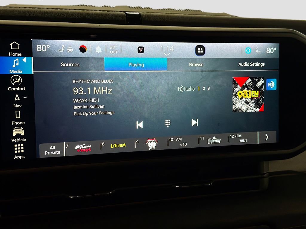 Used 2024 Jeep Wrangler Unlimited Sahara w/ Technology Group image 14