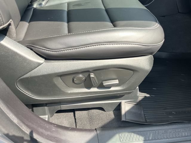 Used 2023 Ford Explorer XLT w/ Equipment Group 202A AWD/4WD image 28