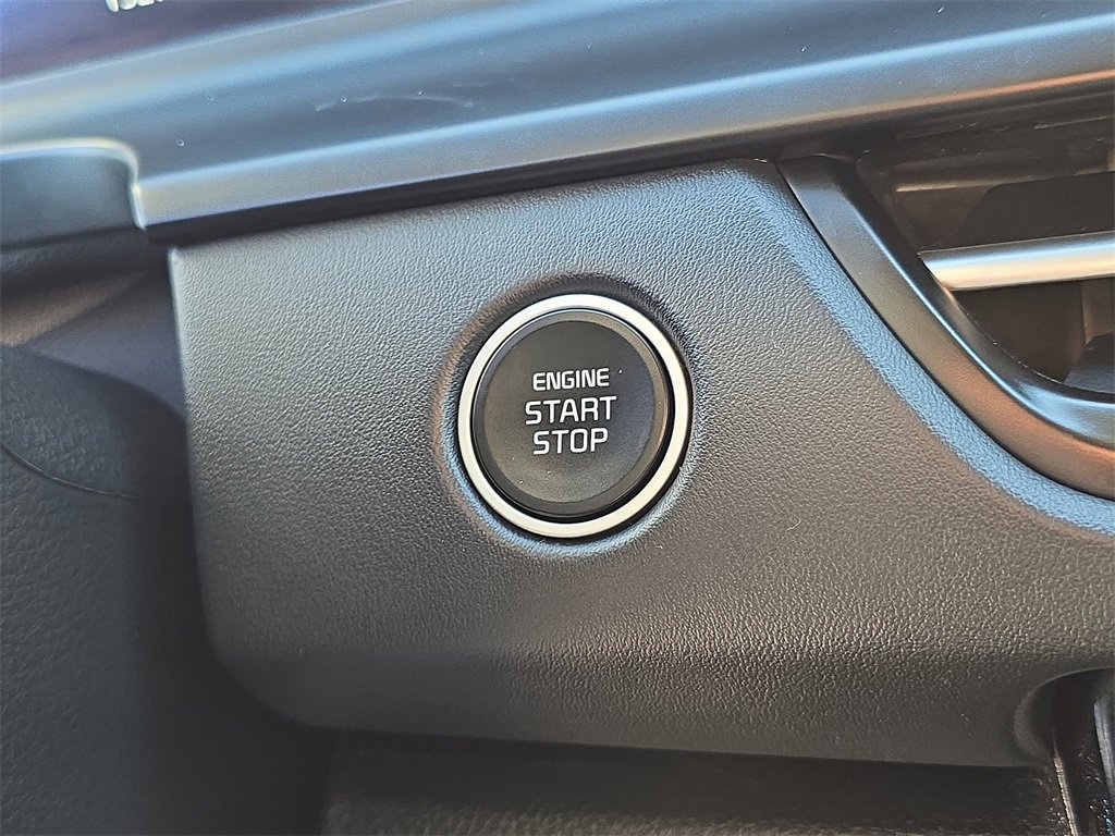 Certified 2025 Kia Seltos EX w/ EX Sunroof Package image 31