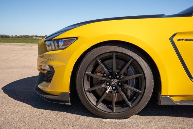 Used 2018 Ford Mustang Shelby GT350 w/ Convenience Package RWD image 12
