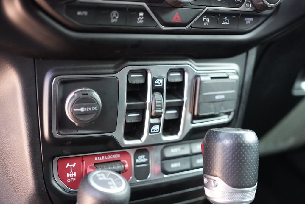 Used 2021 Jeep Gladiator Mojave AWD/4WD image 25