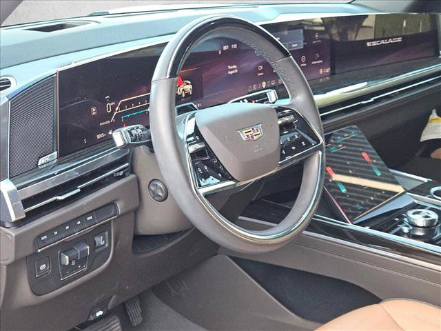Used 2025 Cadillac Escalade Premium Luxury AWD/4WD image 10