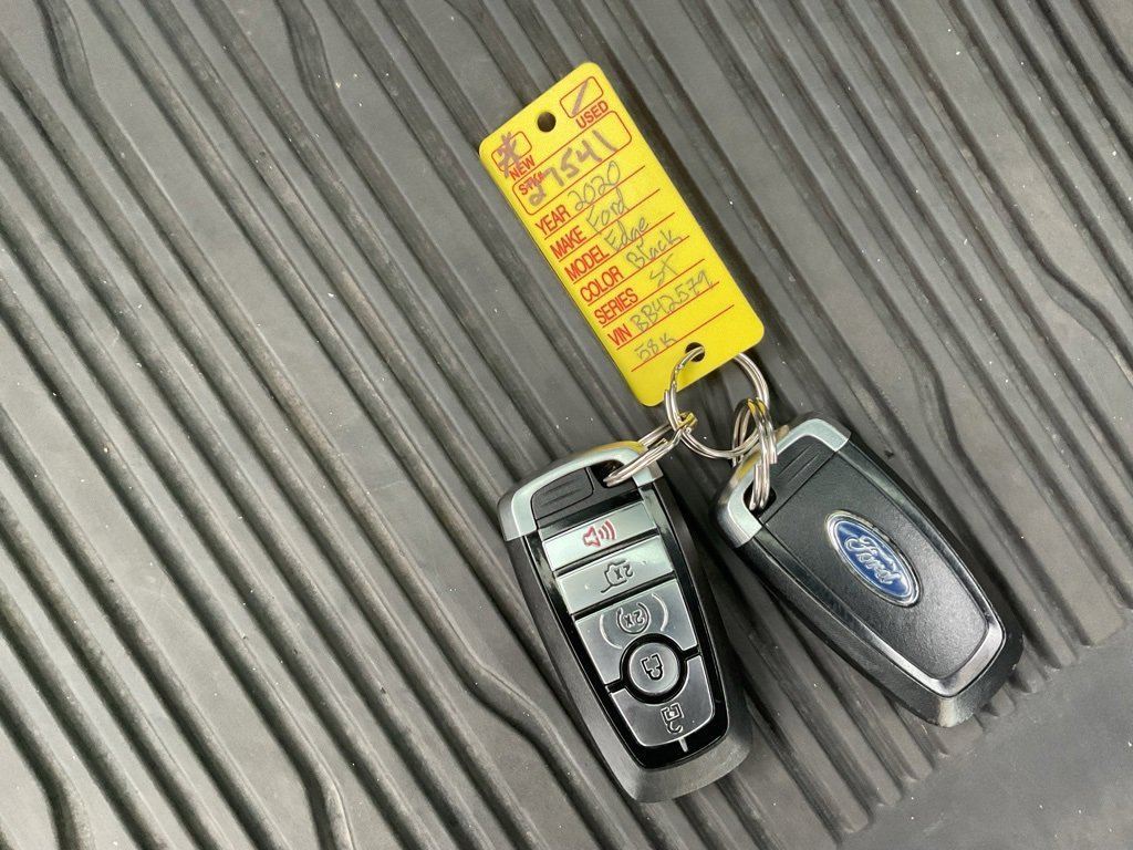 Used 2020 Ford Edge ST-Line w/ Cold Weather Package image 23