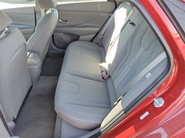 Used 2024 Hyundai Elantra SEL w/ Convenience Package image 21