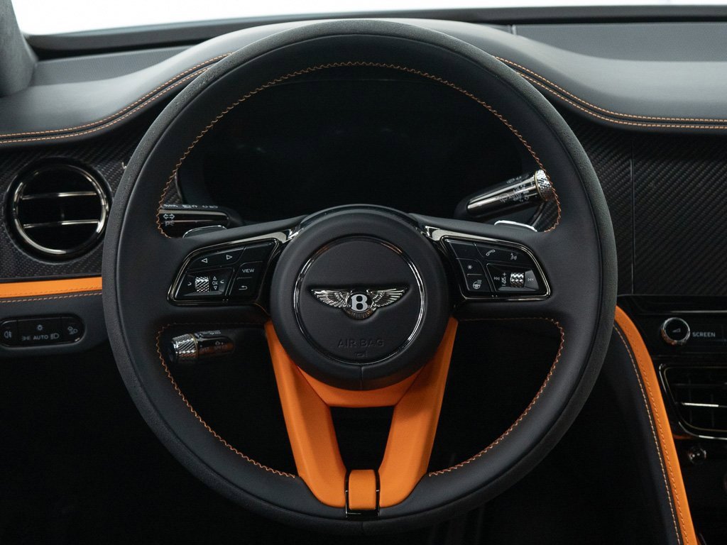 Used 2025 Bentley Flying Spur Plug-In Hybrid image 31