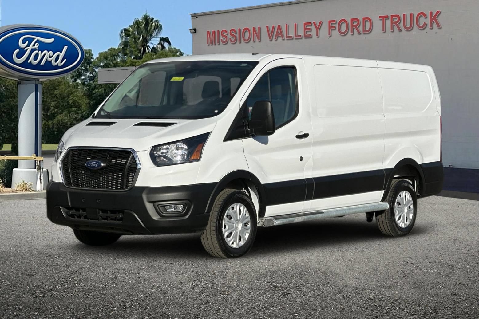 Used 2025 Ford Transit 250 Low Roof w/ Exterior Upgrade Package RWD image 8