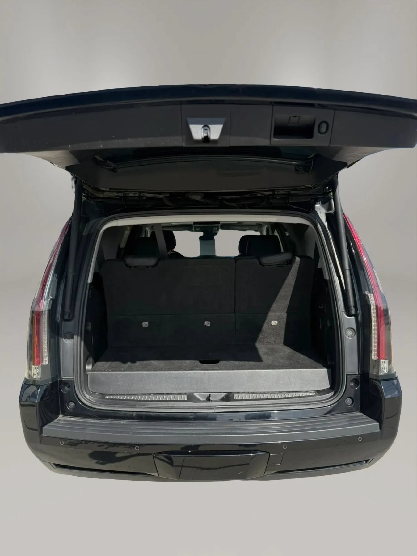 Used 2020 Cadillac Escalade Luxury AWD/4WD image 7