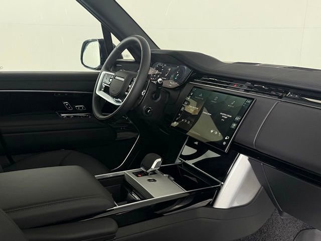 New 2025 Land Rover Range Rover SE image 19