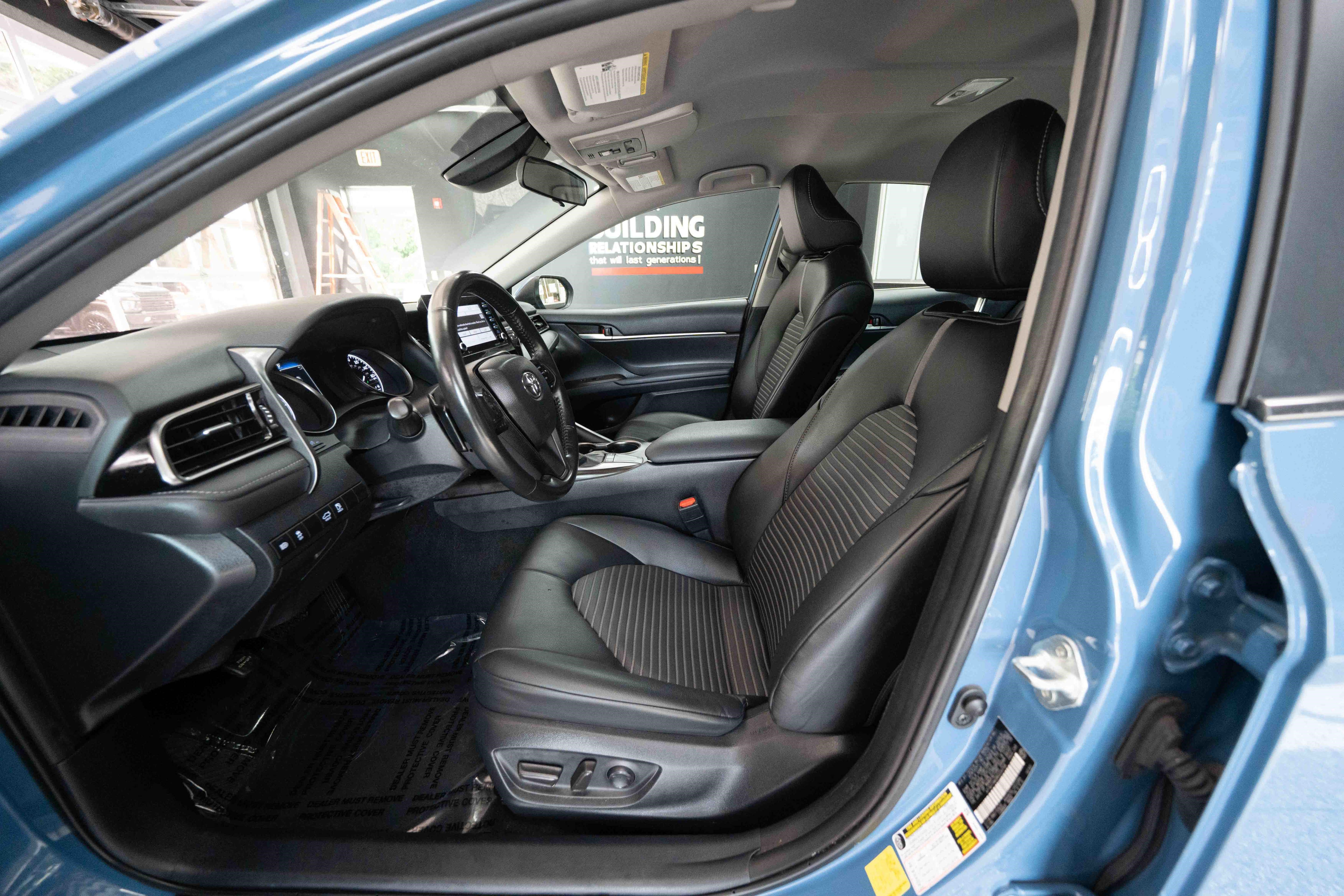Used 2024 Toyota Camry SE FWD image 9