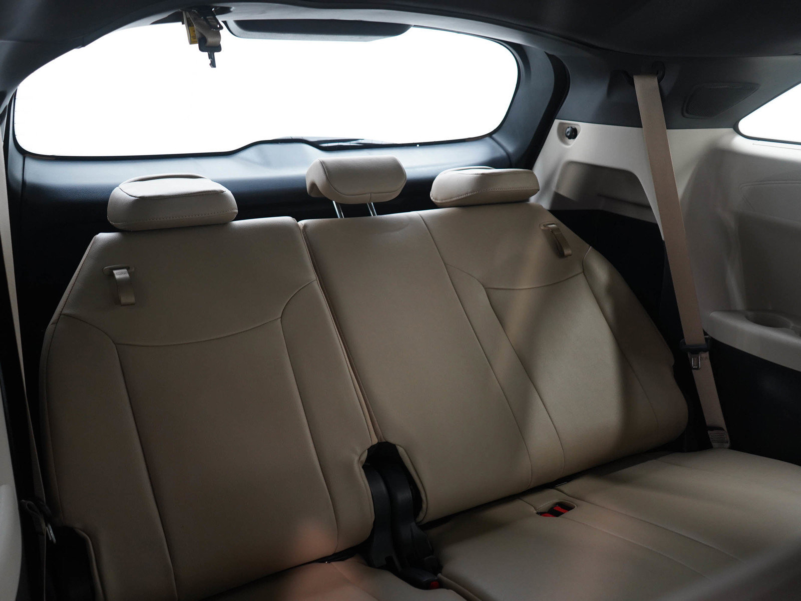 Used 2024 Toyota Sienna Limited AWD/4WD image 13