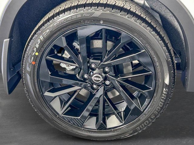 New 2026 Nissan Rogue Platinum AWD/4WD image 9