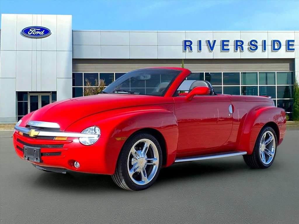 Used 2003 Chevrolet SSR w/ Preferred Equipment Group image 3