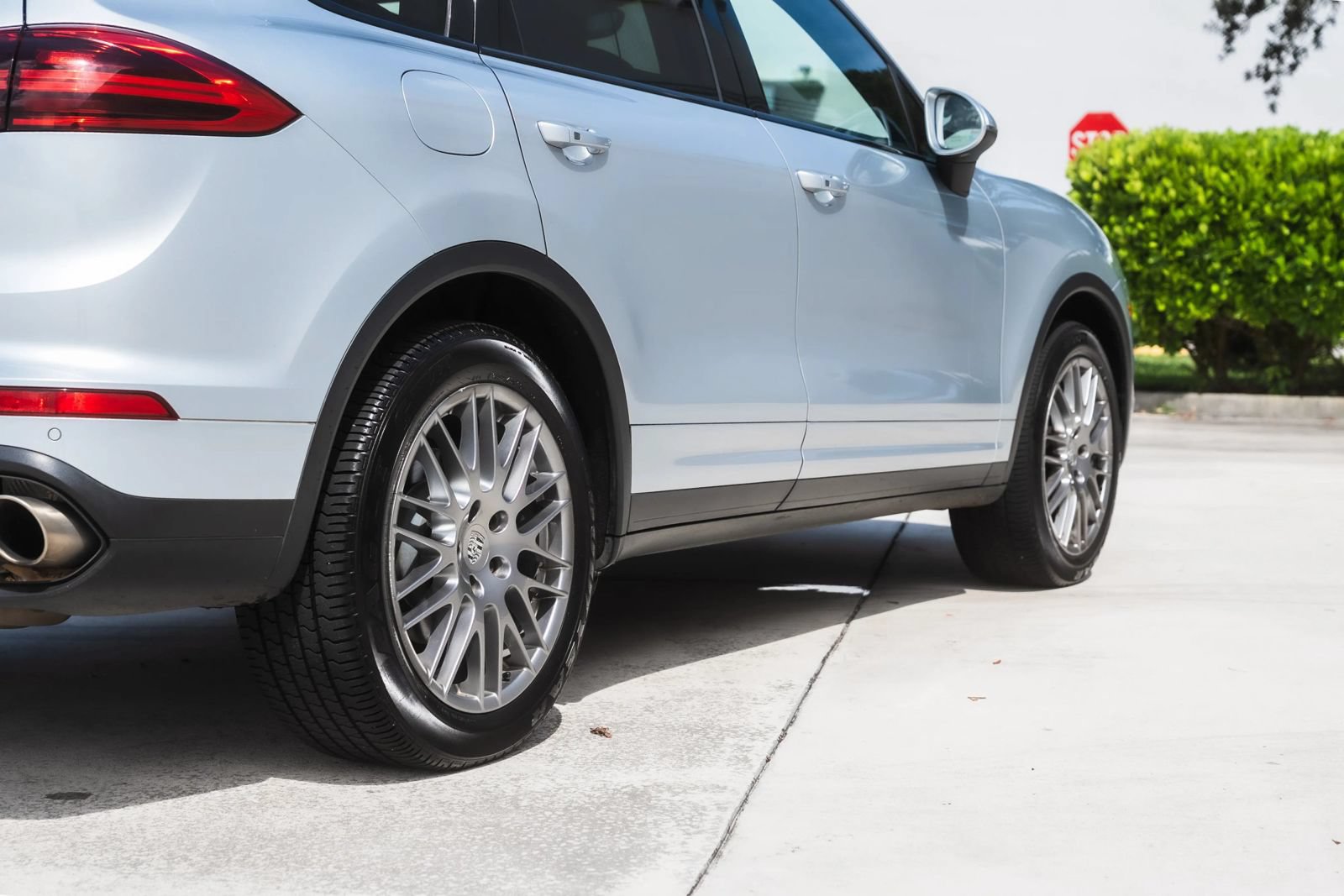 Used 2016 Porsche Cayenne S AWD/4WD image 5