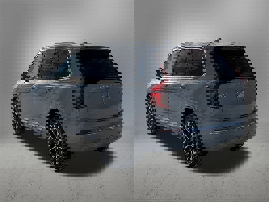 New 2026 Volvo XC90 B6 Plus w/ Protection Package Premier image 4